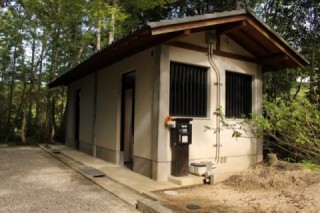円成寺公衆トイレ